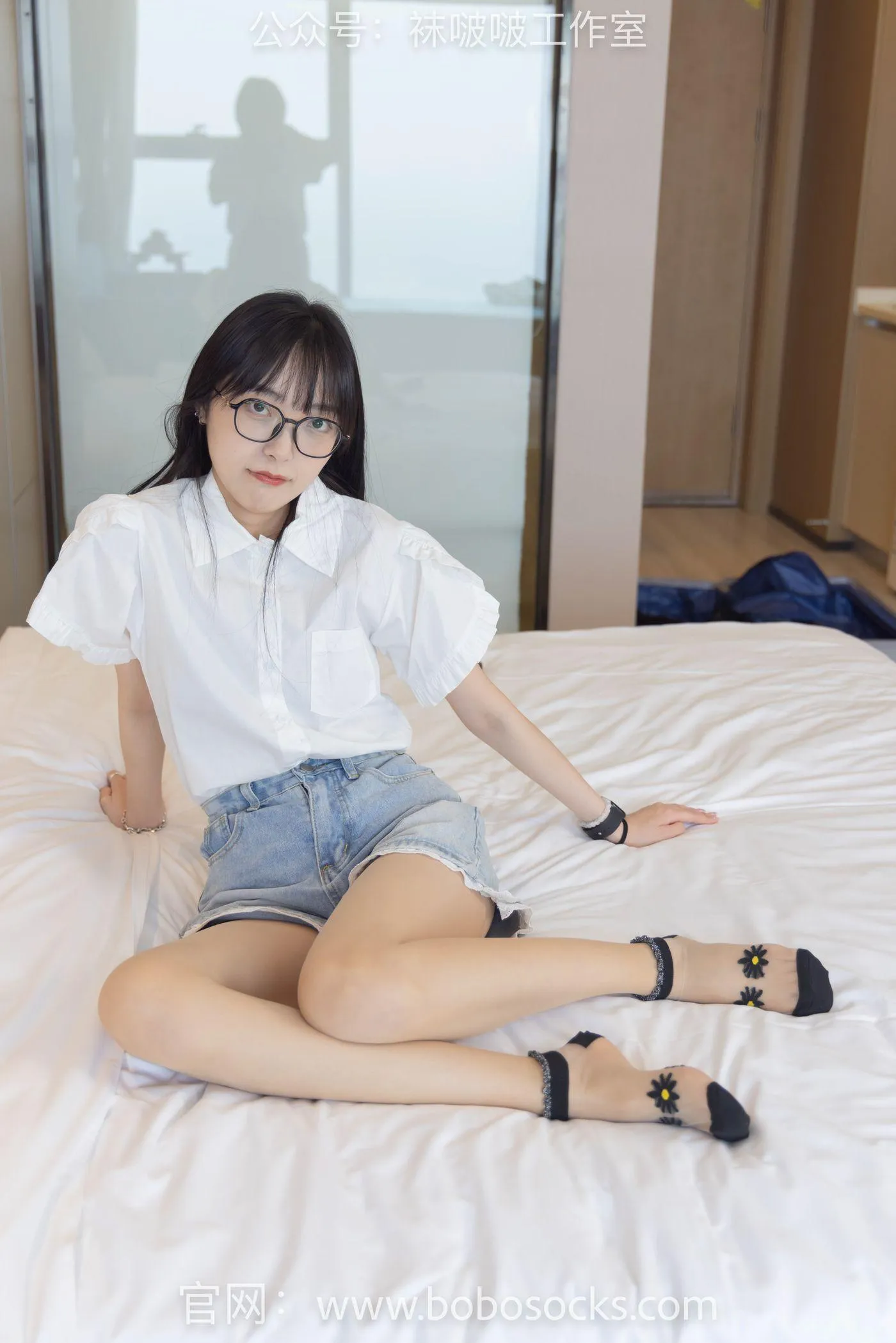 [BoBoSocks袜啵啵]NO.097 稚予-板鞋、玻璃丝短袜、肉丝 [140P]插图6